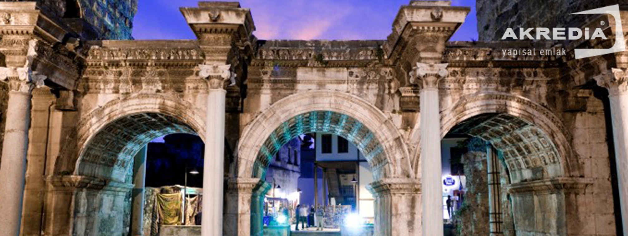HADRİAN KAPISI